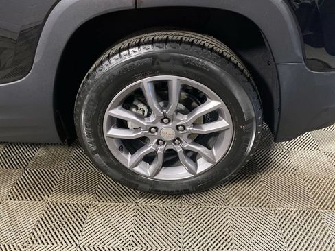 Used 2024 GMC Terrain SLT FWD image 10
