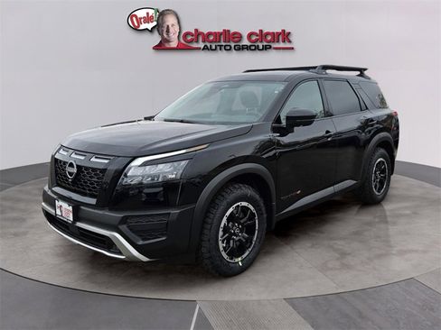 New 2025 Nissan Pathfinder Rock Creek image 2