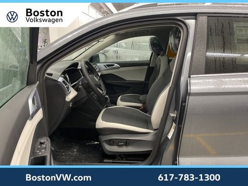 New 2026 Volkswagen Taos SE image 7