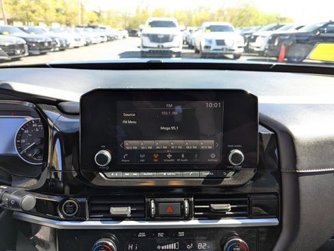 Used 2022 Nissan Pathfinder S AWD/4WD image 20