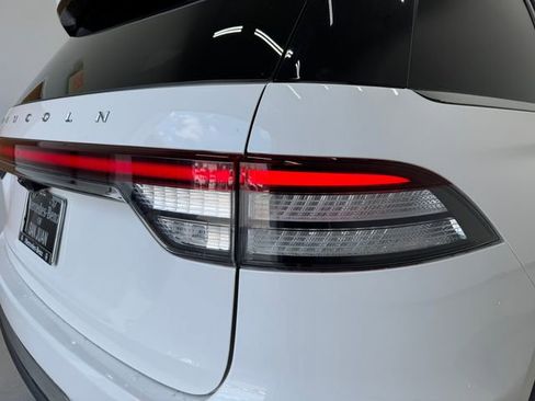 Used 2023 Lincoln Aviator 2WD w/ Premium Package image 33