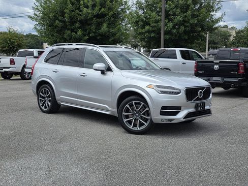 Used 2018 Volvo XC90 T5 Momentum w/ Convenience Package AWD/4WD image 2