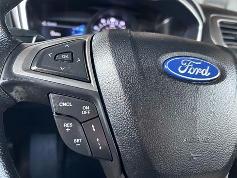 Used 2020 Ford Fusion SE AWD/4WD image 21