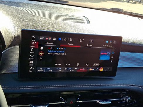 New 2025 Alfa Romeo Tonale w/ Premium Package image 16