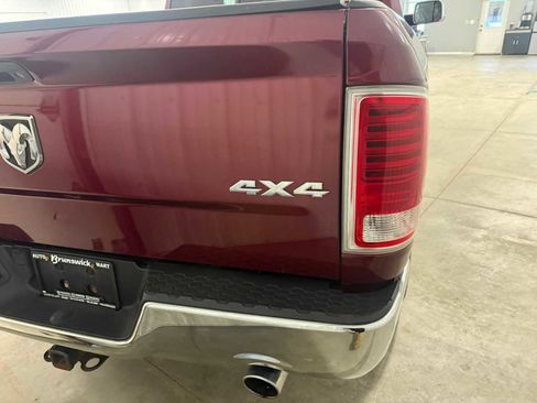 Used 2017 RAM 1500 Laramie w/ Convenience Group AWD/4WD image 18