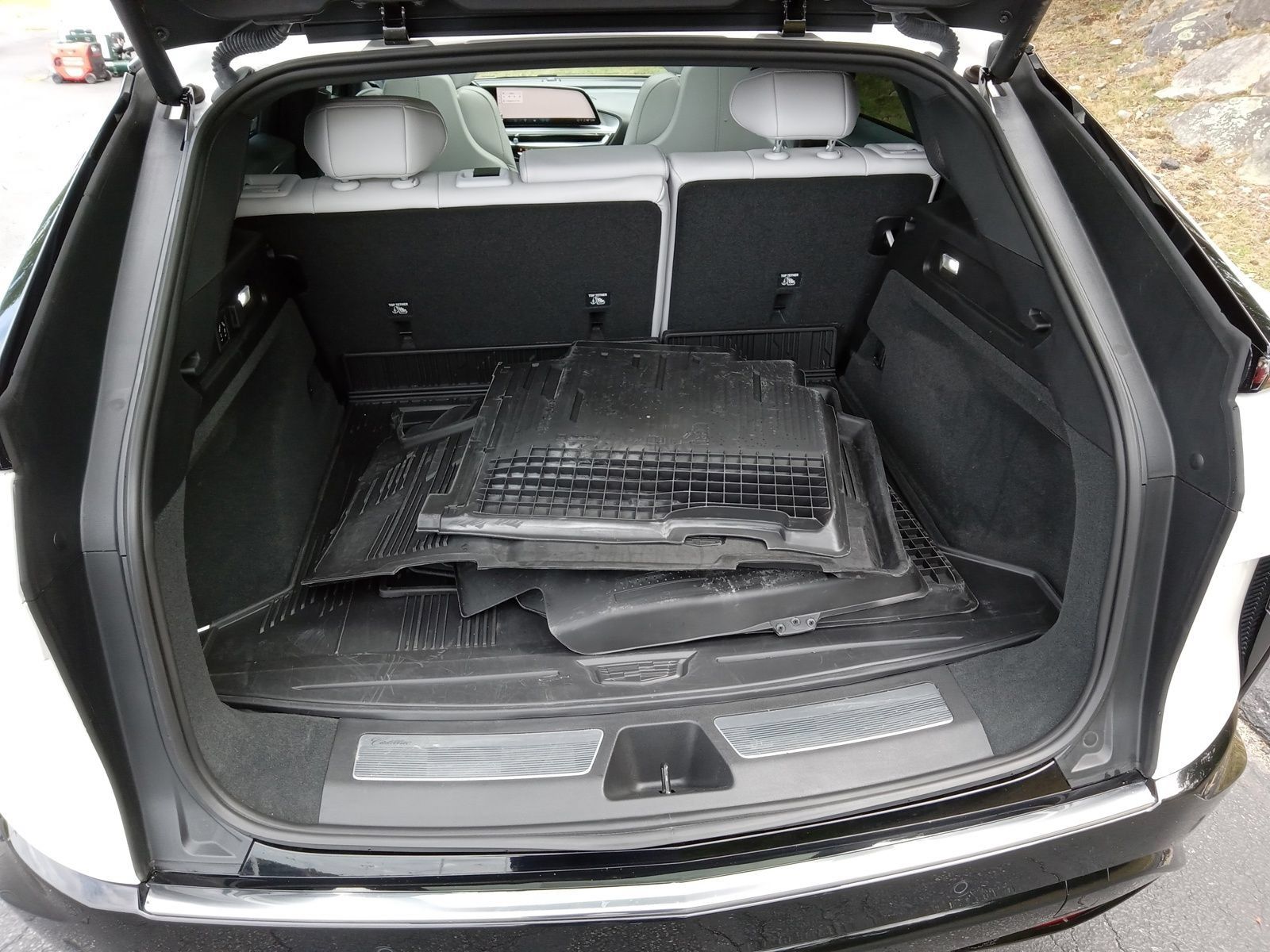 Used 2024 Cadillac Lyriq Luxury w/ LPO, Floor Liner Package AWD/4WD image 24