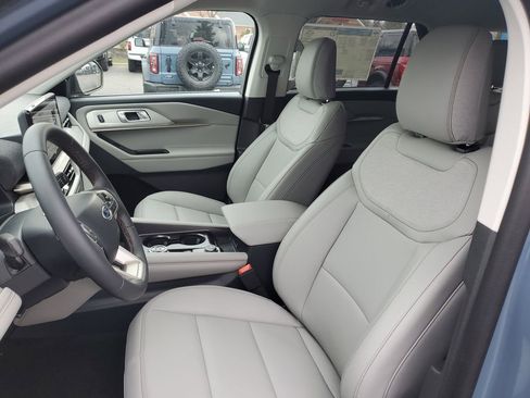 New 2026 Ford Explorer Active w/ Active Comfort Package image 7