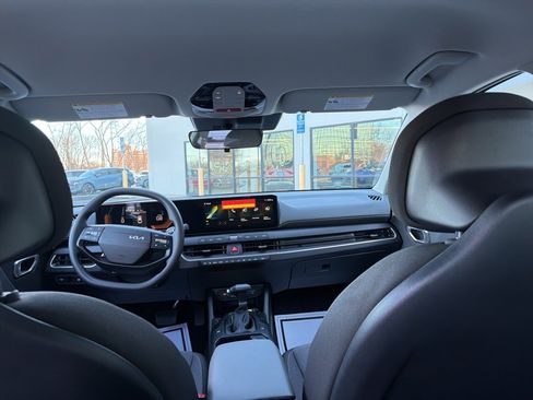 New 2025 Kia K4 LX image 24