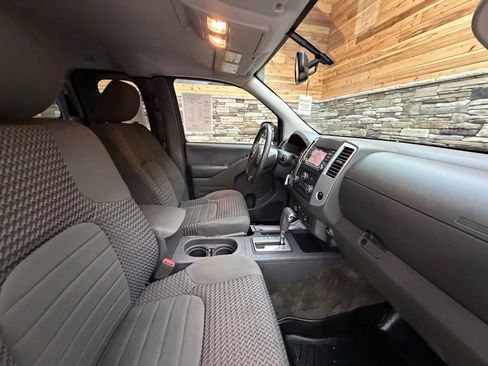 Used 2017 Nissan Frontier SV w/ SV Value Truck Package image 14