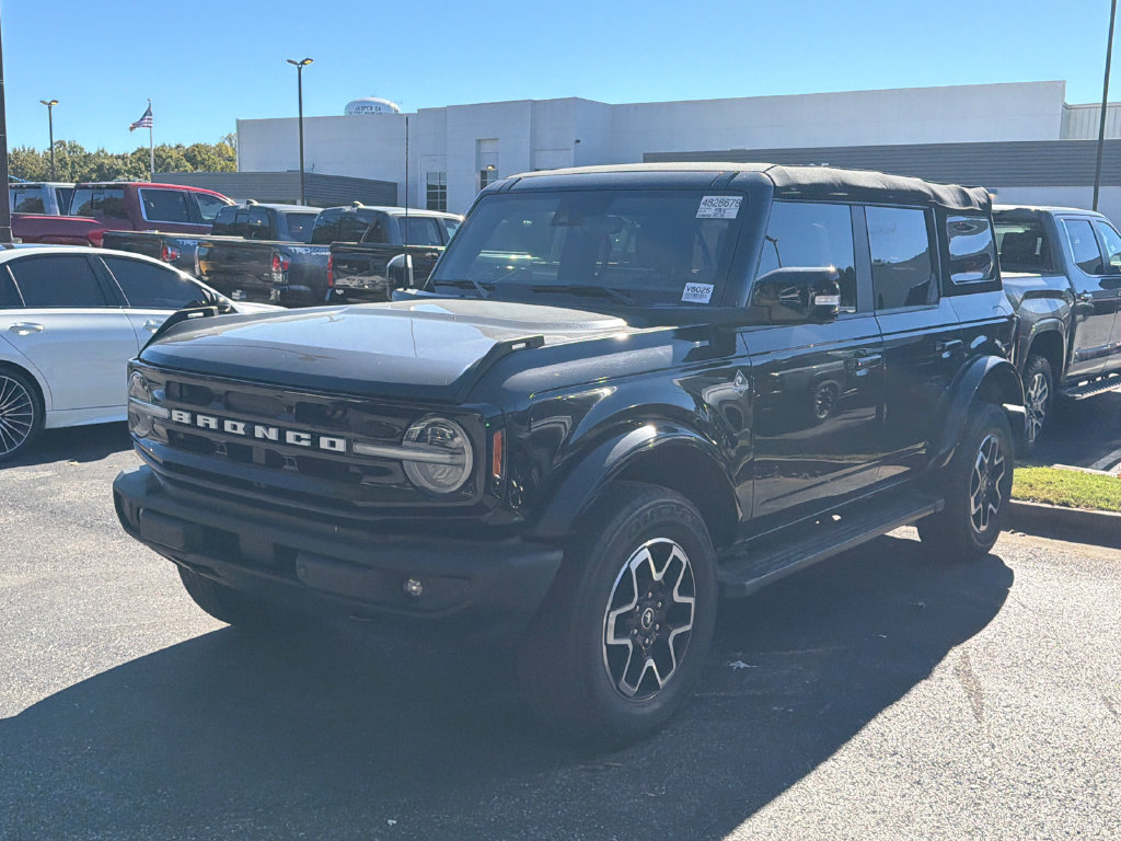 Used 2023 Ford Bronco Outer Banks AWD/4WD image 3