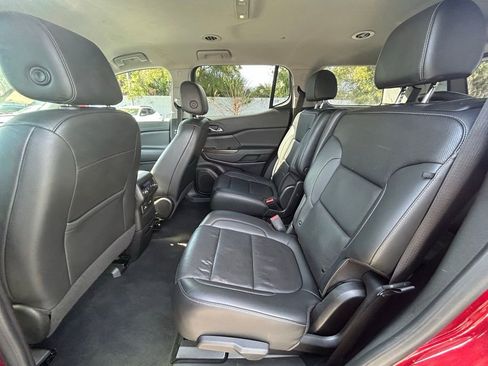 Used 2023 GMC Acadia SLT image 14