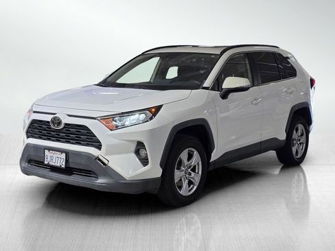 Used 2019 Toyota RAV4 XLE image 3