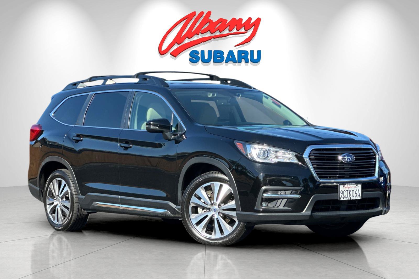 Used 2022 Subaru Ascent Limited w/ Technology Package AWD/4WD image 2