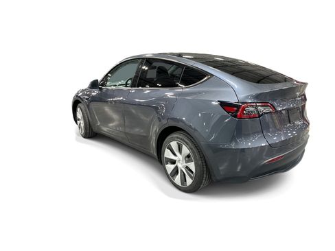 Certified 2023 Tesla Model Y Long Range AWD/4WD image 4
