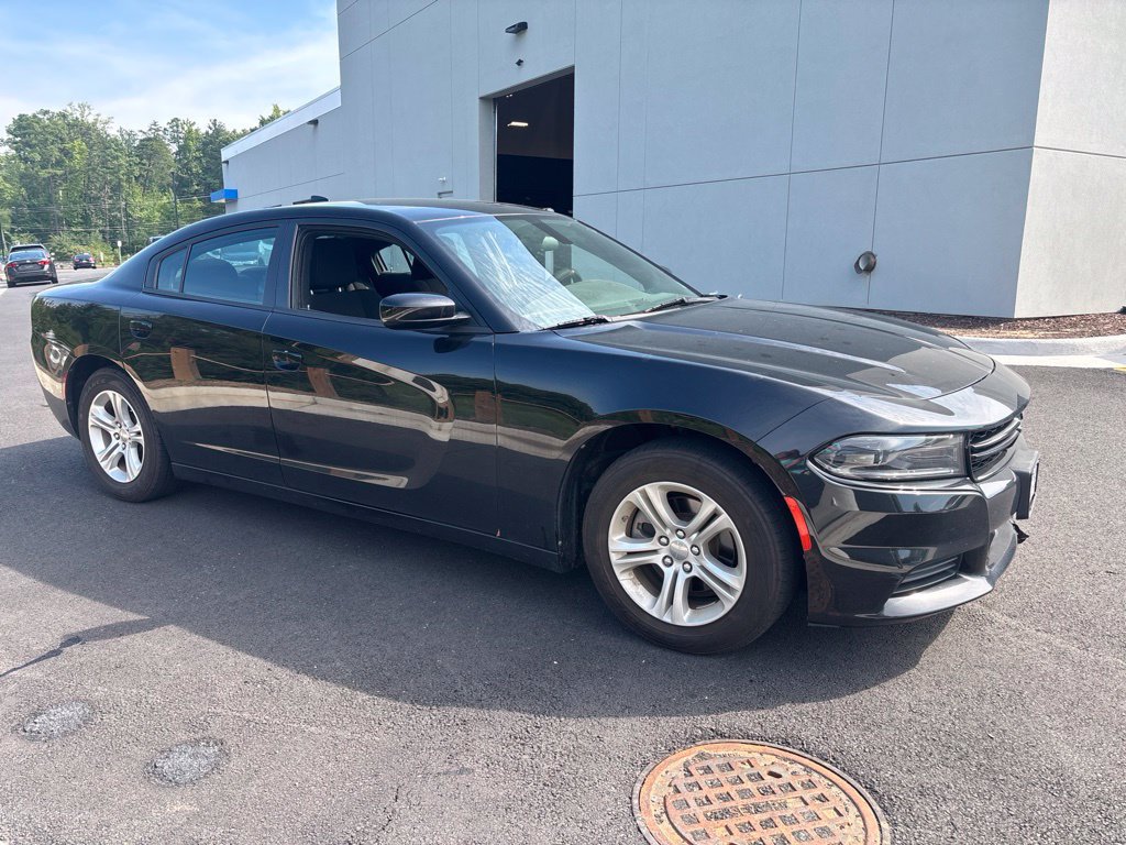 Used 2023 Dodge Charger SXT RWD image 2