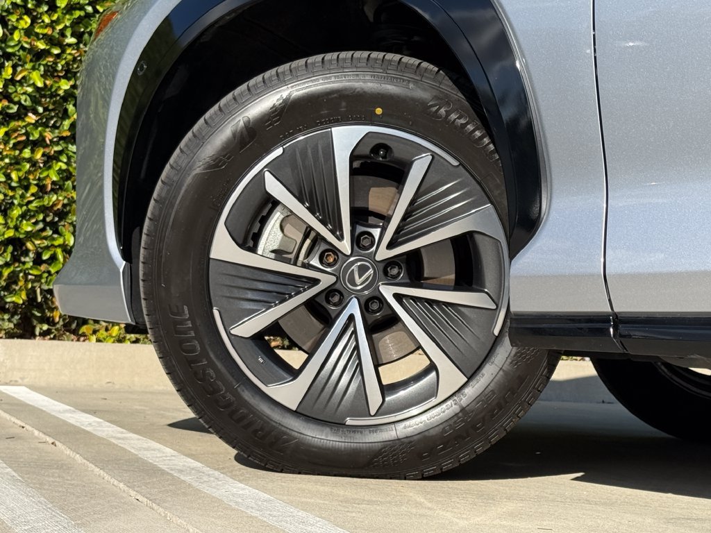 Certified 2024 Lexus RZ 300e Premium w/ Technology Package FWD image 9