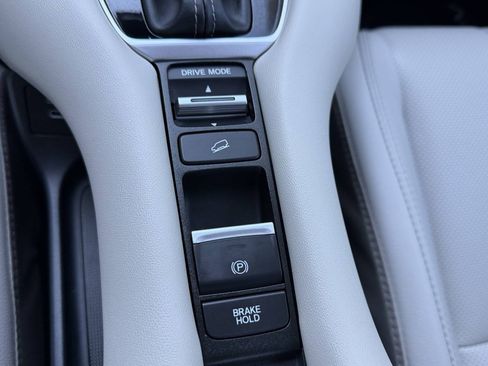 Used 2025 Honda HR-V EX-L image 28