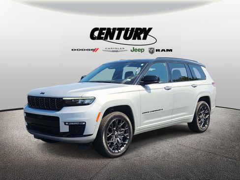 Used 2025 Jeep Grand Cherokee L Summit AWD/4WD image 8
