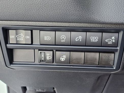 Used 2022 Toyota Tundra Limited w/ TRD Off-Road Package AWD/4WD image 18