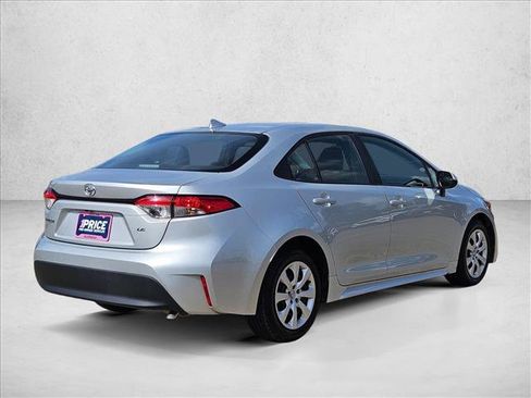 Used 2025 Toyota Corolla LE FWD image 5