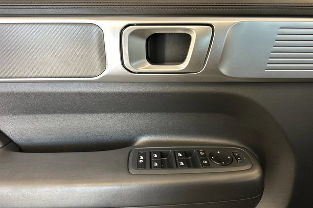 Used 2025 Hyundai Santa Fe SE FWD image 13