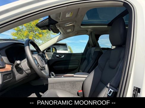 Used 2023 Volvo XC60 B5 Plus image 6