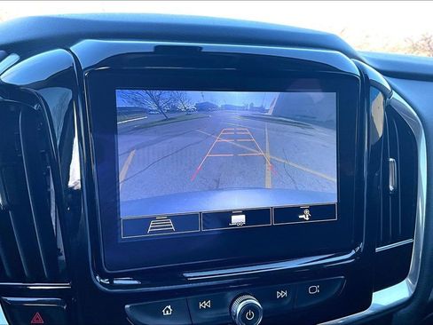Used 2020 Chevrolet Traverse LT image 21