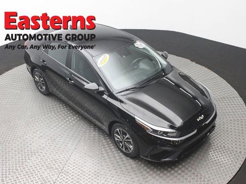 Used 2024 Kia Forte LXS image 3