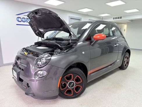 Used 2018 FIAT 500 e w/ Esport Package FWD image 32