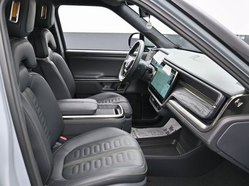 Used 2022 Rivian R1S Launch Edition image 32