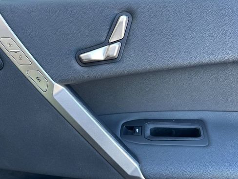 Used 2023 BMW iX xDrive50 image 17