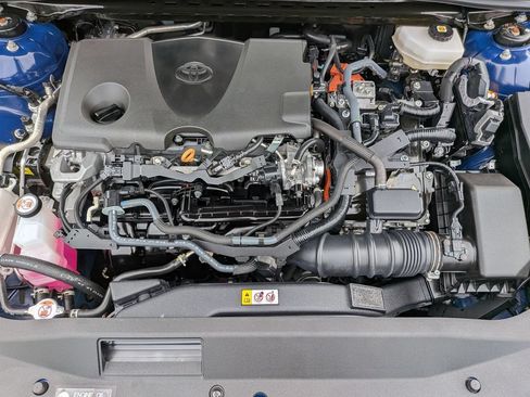 Used 2025 Toyota Camry LE FWD image 32