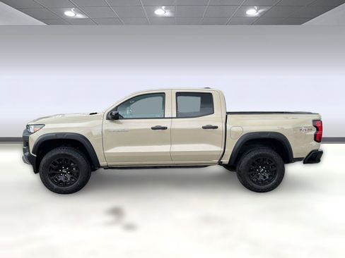Certified 2024 Chevrolet Colorado Trail Boss w/ Technology Package AWD/4WD image 2