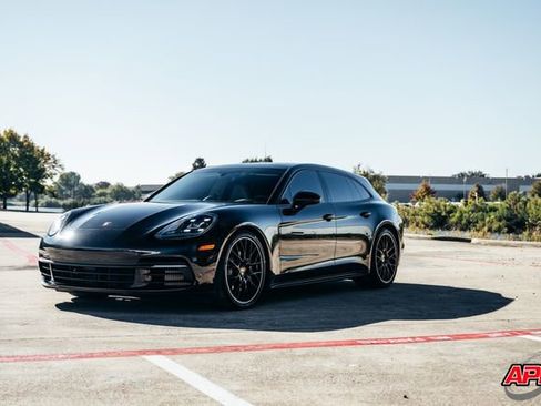 Used 2018 Porsche Panamera 4S image 40