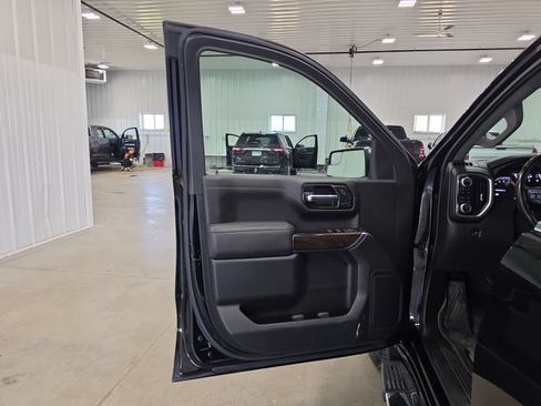 Used 2022 GMC Sierra 1500 SLT w/ SLT Premium Package AWD/4WD image 22