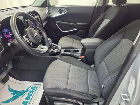 Used 2020 Kia Soul LX FWD image 6