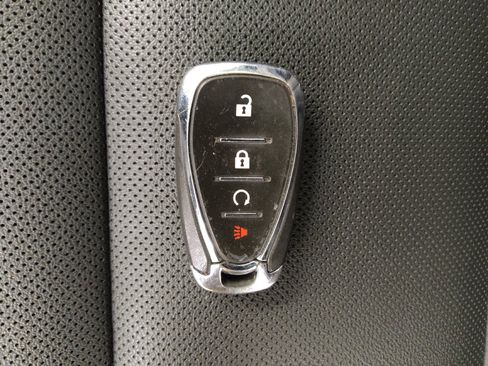 Used 2025 Chevrolet Trax ACTIV w/ Sunroof Package FWD image 32
