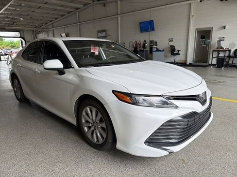 Used 2020 Toyota Camry LE FWD image 2