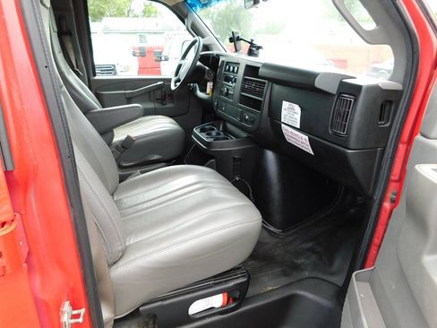 Used 2017 Chevrolet Express 3500 LS RWD image 16