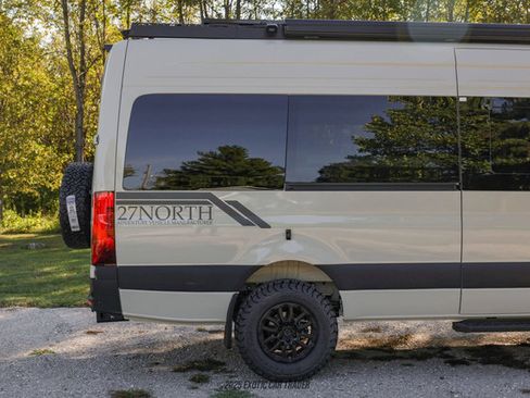 Used 2025 Mercedes-Benz Sprinter 2500 image 10