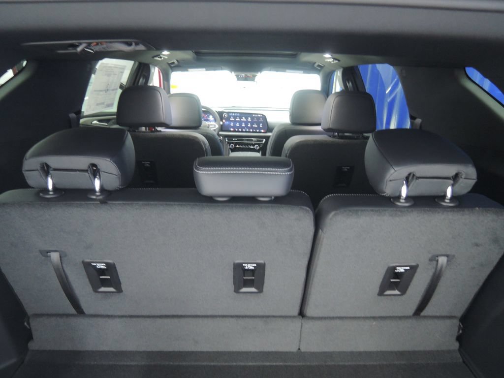 New 2026 Chevrolet Traverse LT w/ Sun and Wheel Package FWD image 29