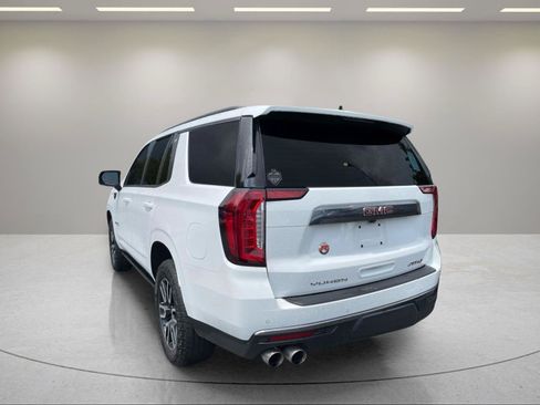 Used 2024 GMC Yukon AT4 w/ Technology Package AWD/4WD image 9