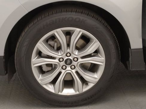 Used 2024 Ford Edge Titanium image 31