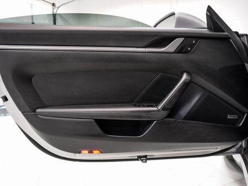 Used 2024 Porsche 911 Carrera image 34