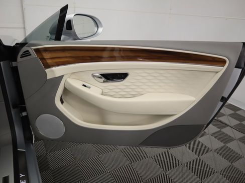 Used 2025 Bentley Continental GT Speed image 33