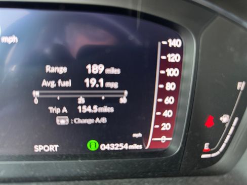 Used 2024 Honda Pilot Elite image 11