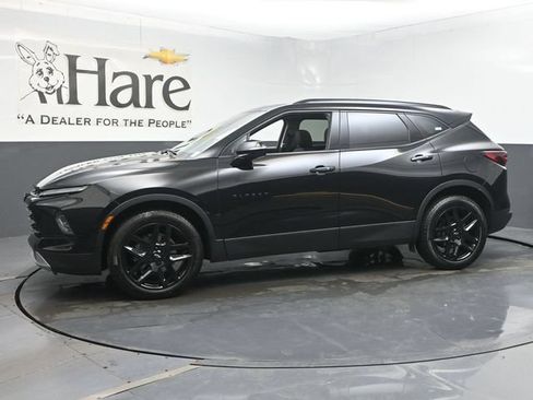 Used 2025 Chevrolet Blazer LT w/ Sound & Technology Package FWD image 34