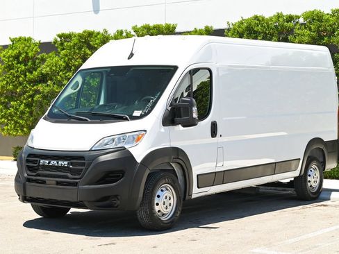 Used 2023 RAM ProMaster 2500 FWD image 1