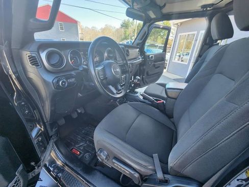 Used 2018 Jeep Wrangler Unlimited Sport S AWD/4WD image 9