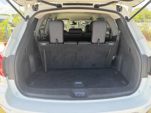 Used 2018 Nissan Pathfinder SV AWD/4WD image 9